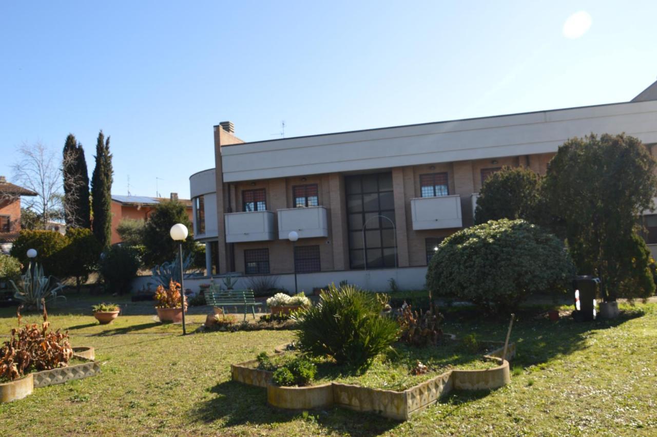 Domus Achille Fosco Hotel Ciampino Exterior photo